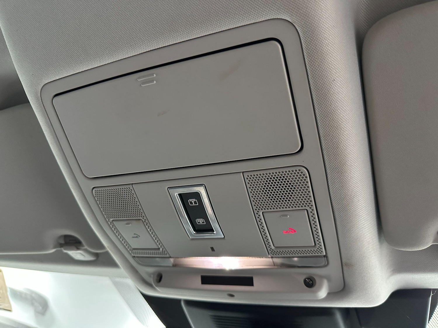 Used Land Rover Discovery Sport 2016 for sale - 76918677: Photo 32