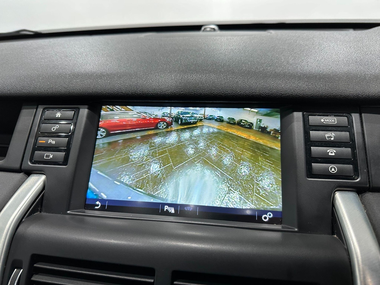 Used Land Rover Discovery Sport 2016 for sale - 76918677: Photo 38