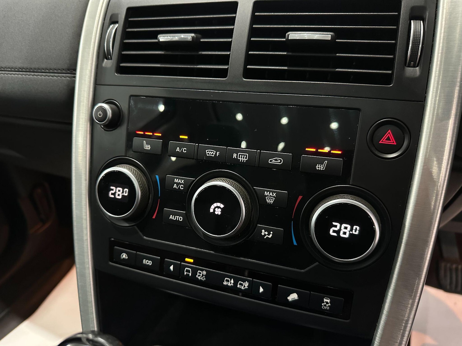 Used Land Rover Discovery Sport 2016 for sale - 76918677: Photo 40