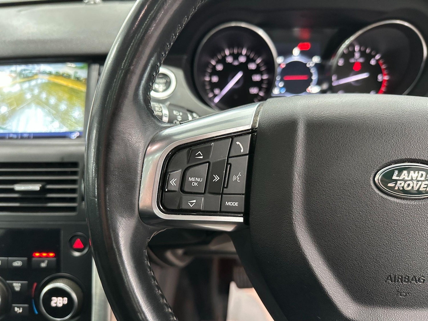 Used Land Rover Discovery Sport 2016 for sale - 76918677: Photo 44