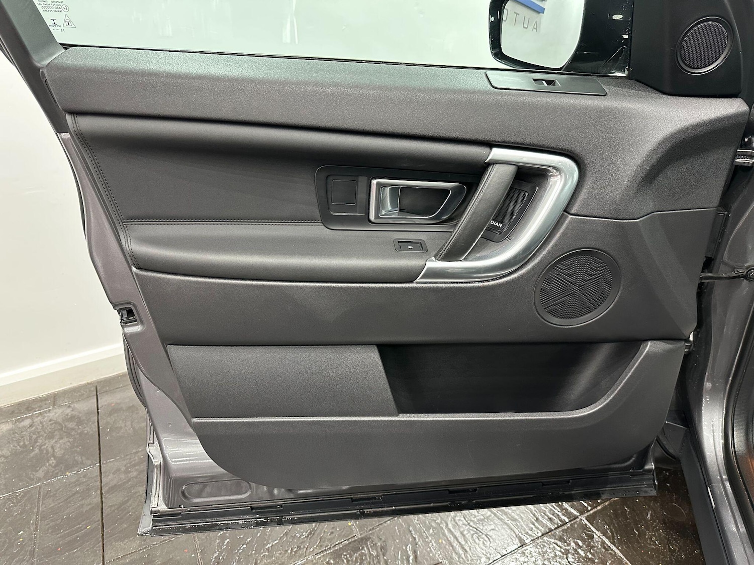 Used Land Rover Discovery Sport 2016 for sale - 76918677: Photo 49