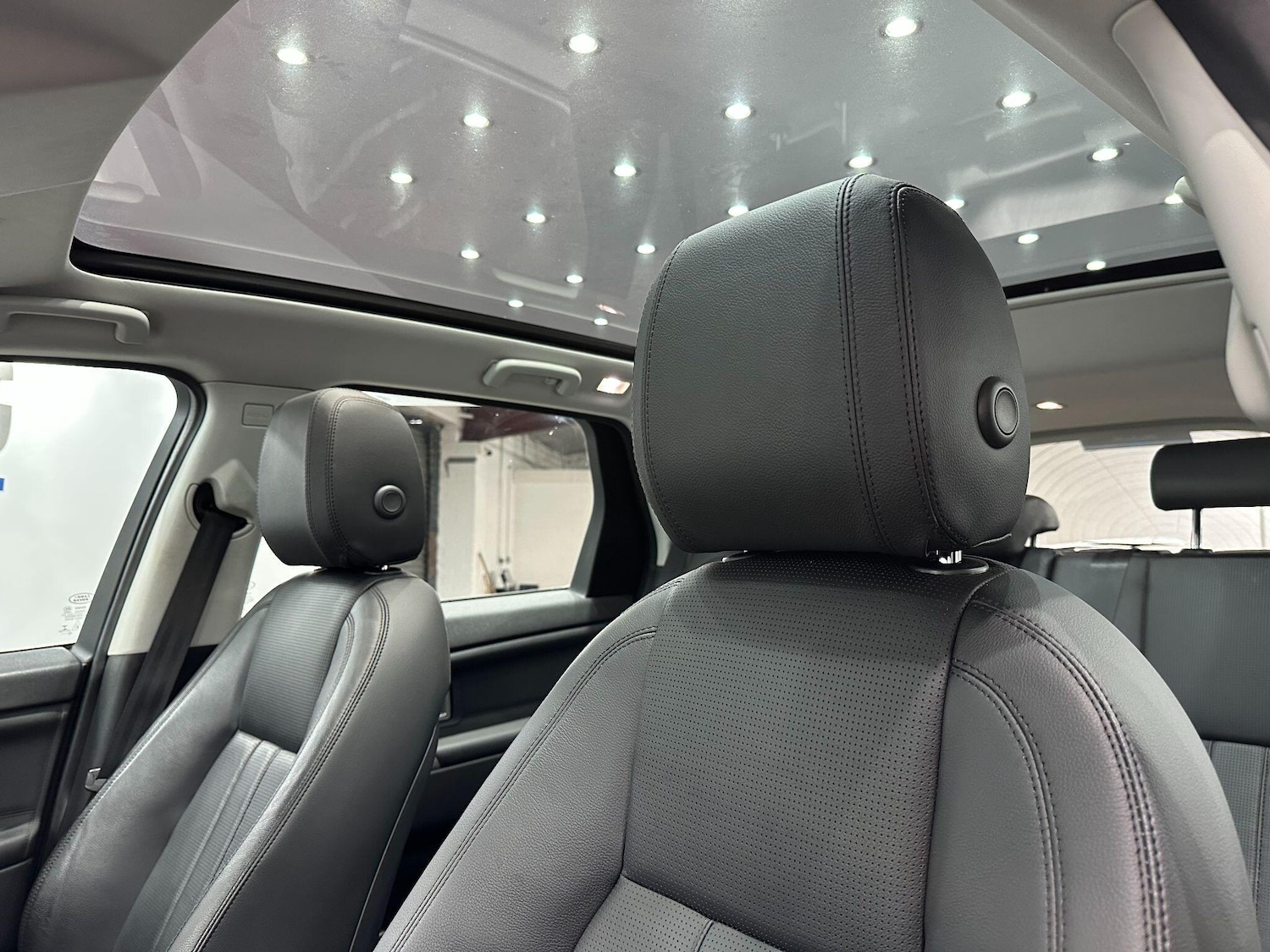 Used Land Rover Discovery Sport 2016 for sale - 76918677: Photo 50