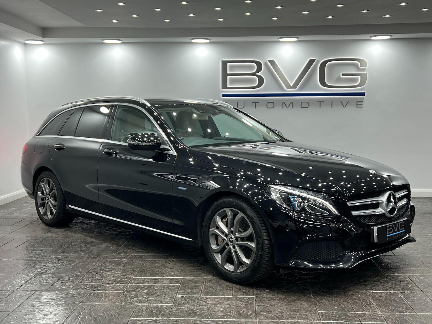 Used Mercedes-Benz C Class 2017 for sale - 76607740: Photo 4