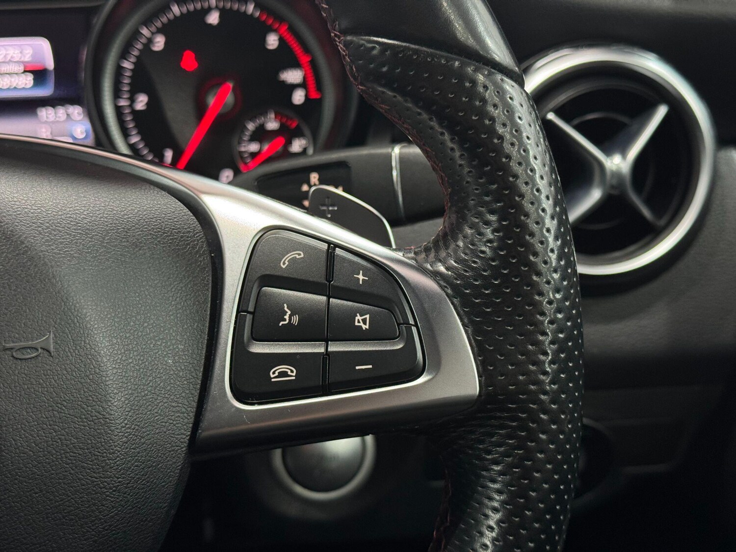 Used Mercedes-Benz GLA 2017 for sale - 77523817: Photo 44