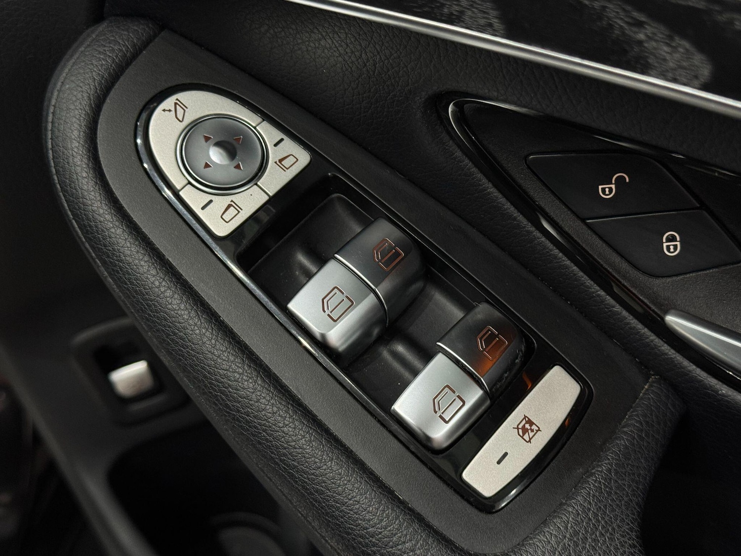 Used Mercedes-Benz GLC 2018 for sale - 78072424: Photo 29