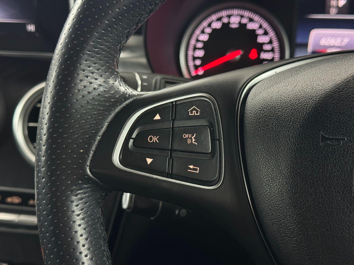 Used Mercedes-Benz GLC 2018 for sale - 78072424: Photo 44