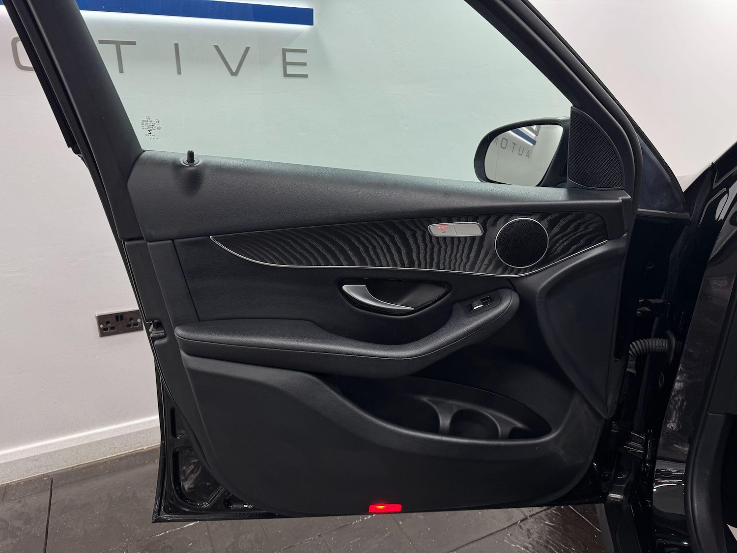 Used Mercedes-Benz GLC 2018 for sale - 78072424: Photo 50