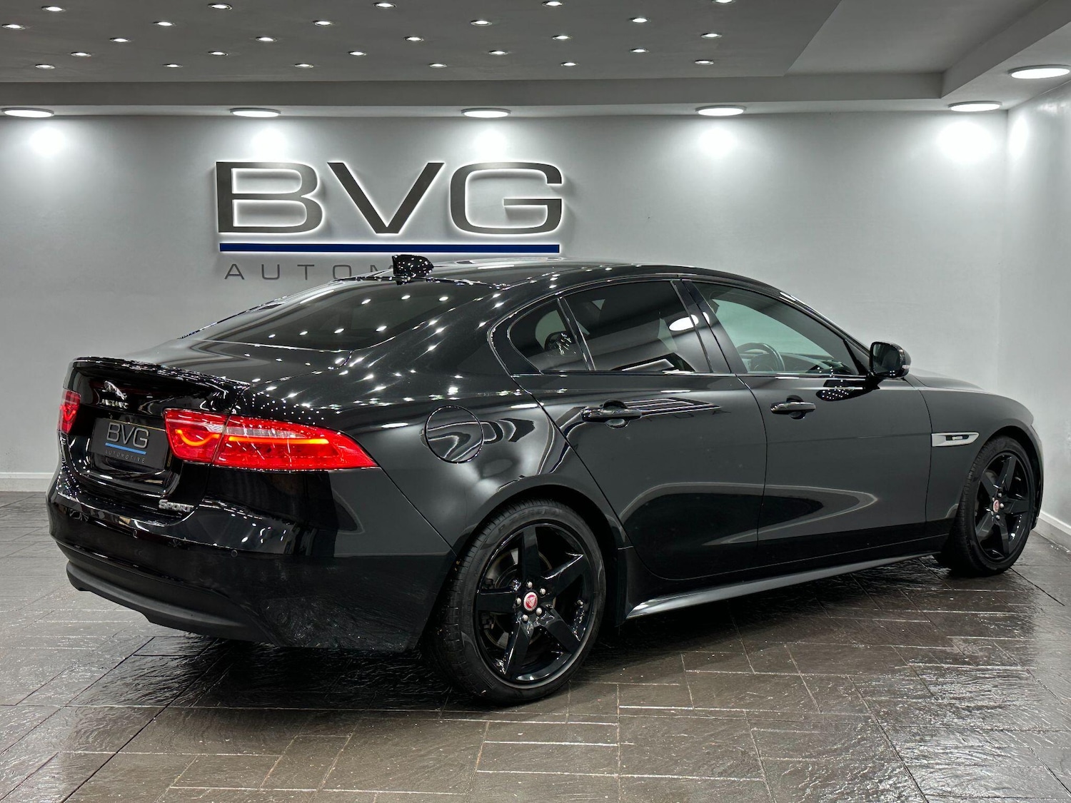 Used Jaguar XE 2016 for sale - 76887388: Photo 10