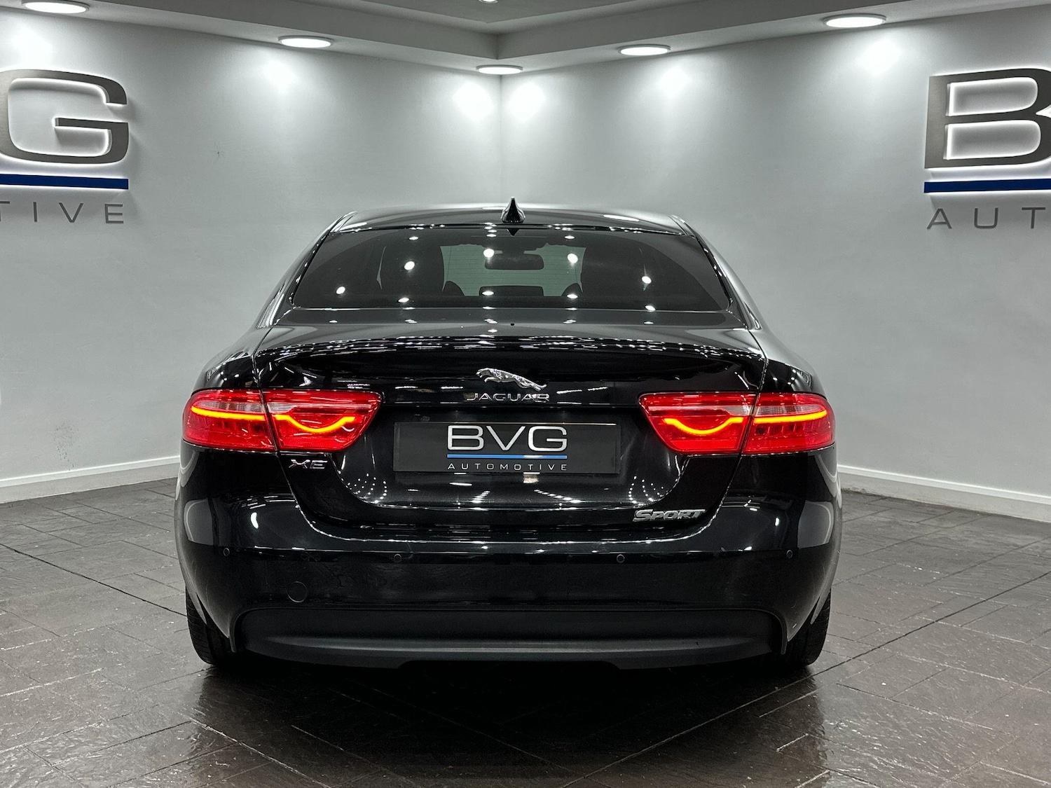 Used Jaguar XE 2016 for sale - 76887388: Photo 11