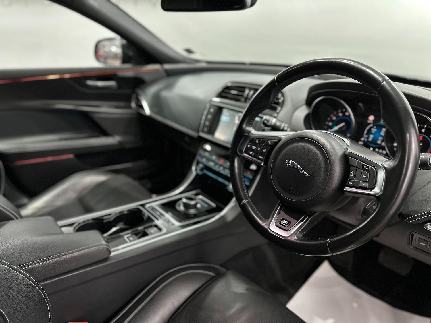 Used Jaguar XE 2016 for sale - 76887388: Photo 22