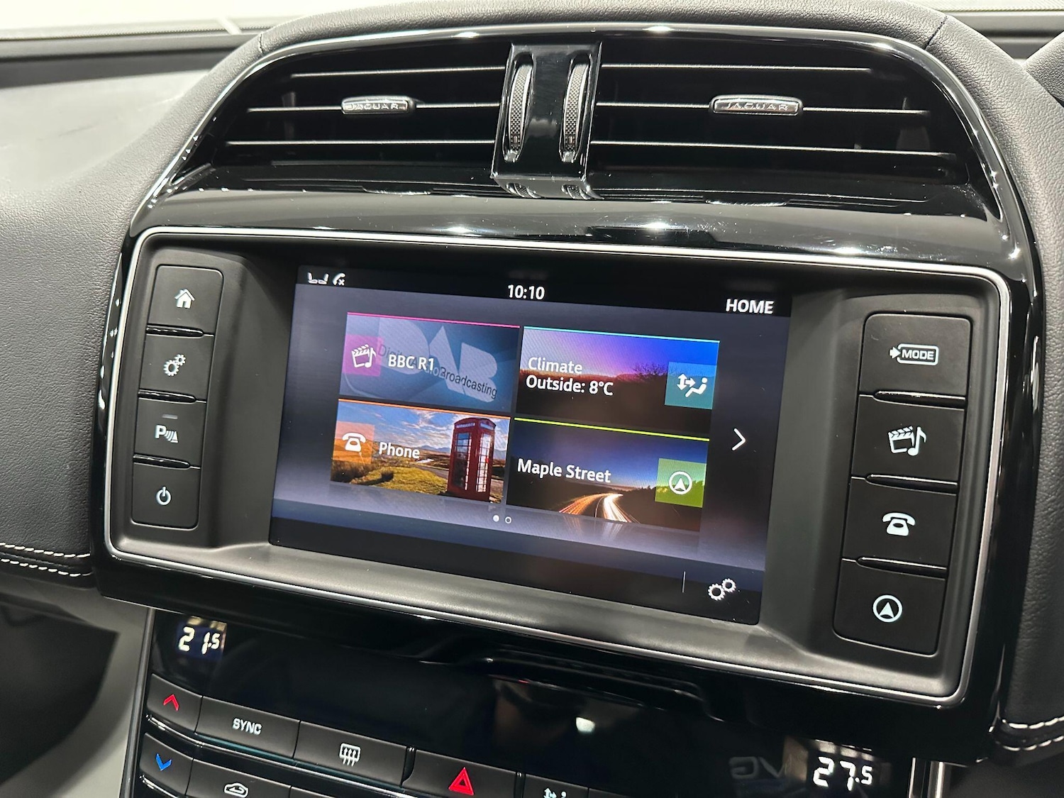 Used Jaguar XE 2016 for sale - 76887388: Photo 28