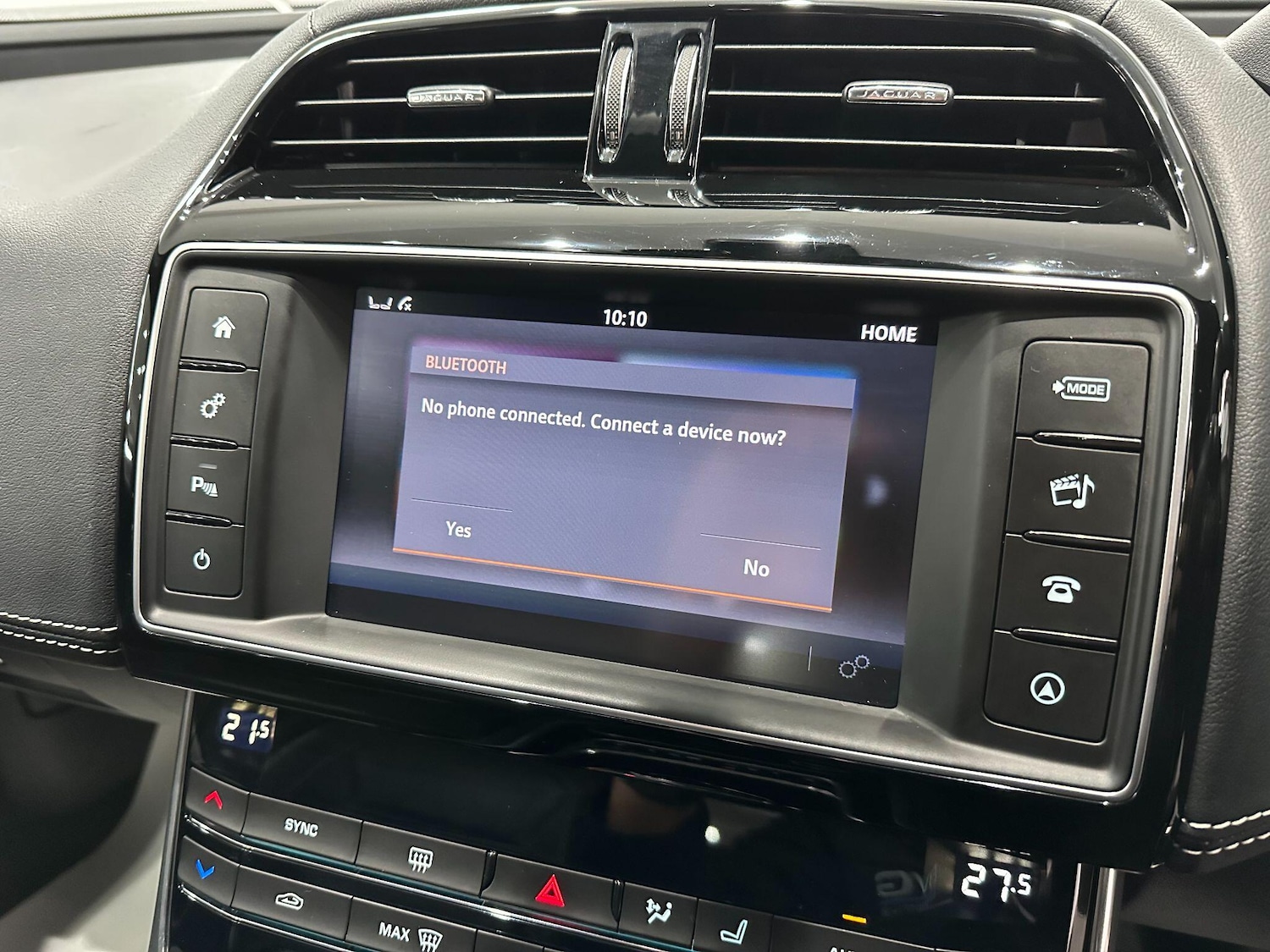 Used Jaguar XE 2016 for sale - 76887388: Photo 29