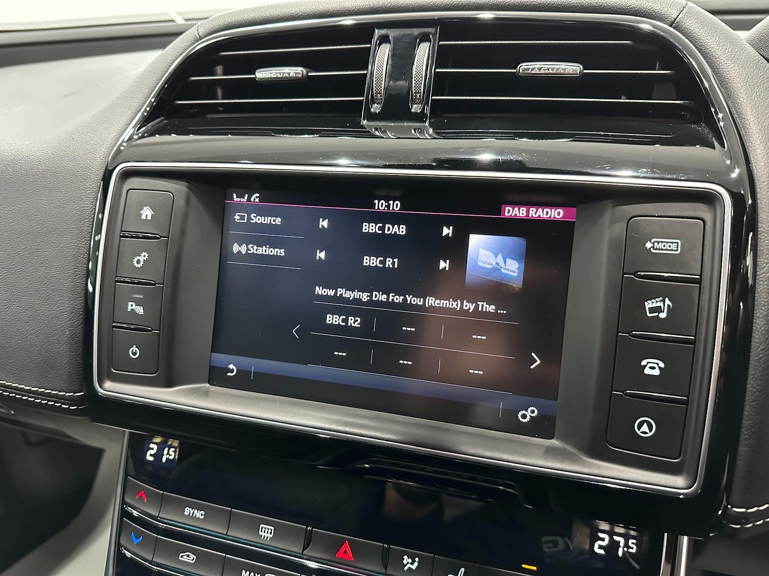 Used Jaguar XE 2016 for sale - 76887388: Photo 30