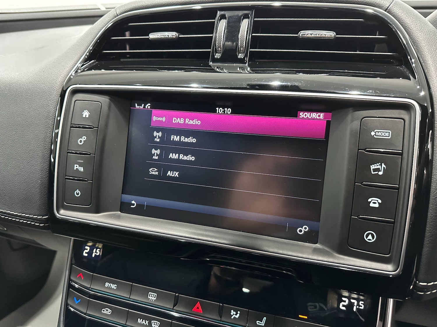 Used Jaguar XE 2016 for sale - 76887388: Photo 31