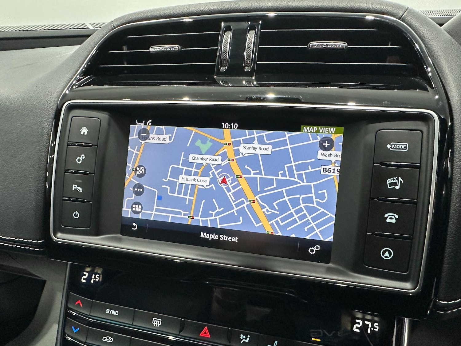 Used Jaguar XE 2016 for sale - 76887388: Photo 32