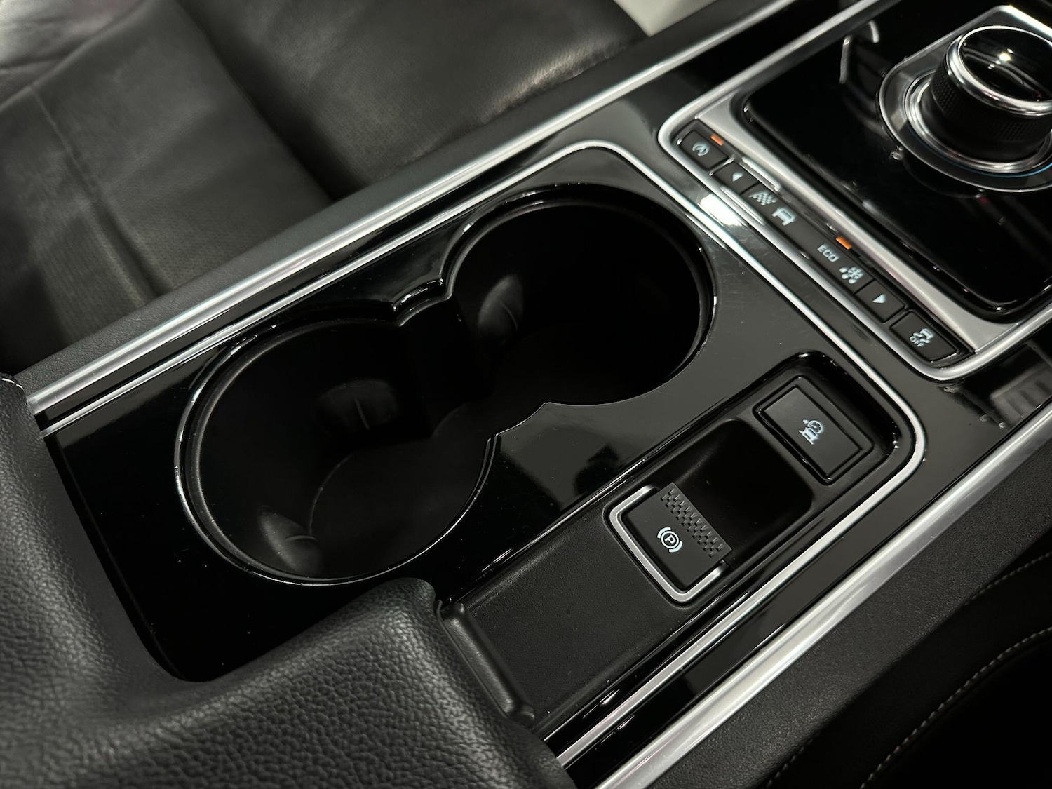 Used Jaguar XE 2016 for sale - 76887388: Photo 38