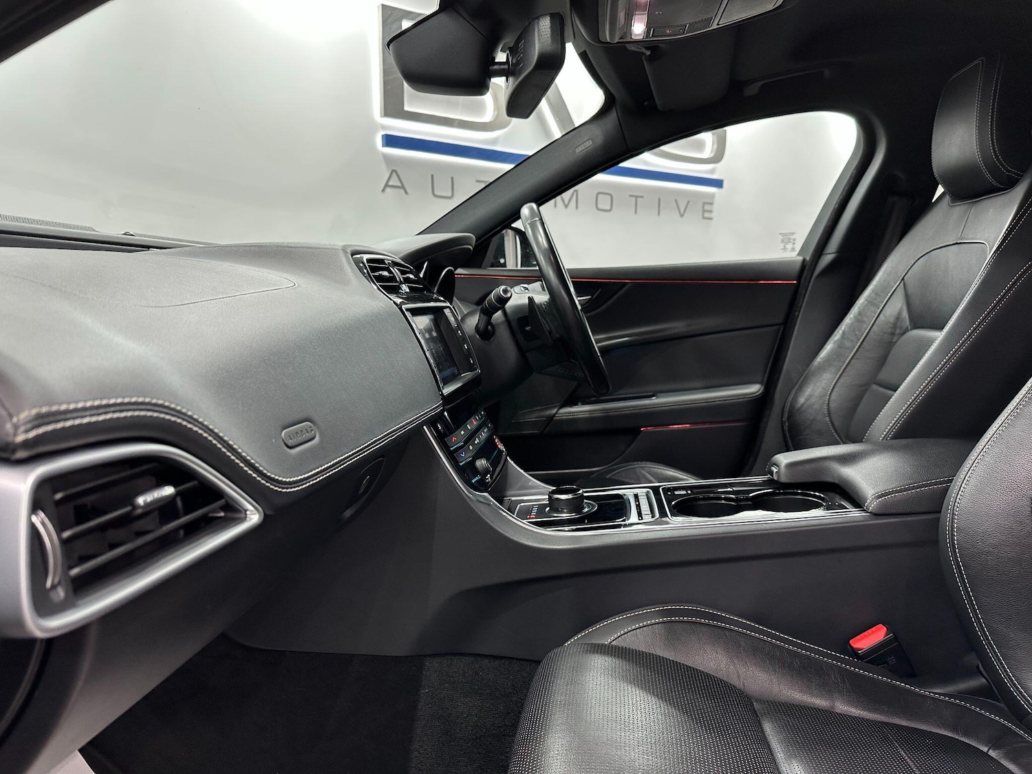 Used Jaguar XE 2016 for sale - 76887388: Photo 46