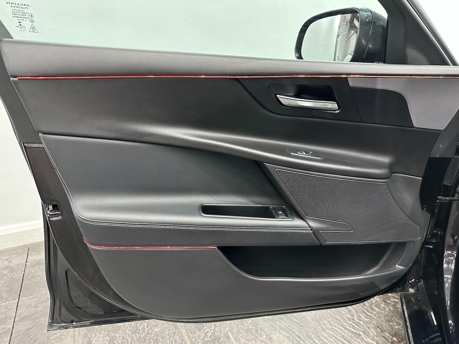 Used Jaguar XE 2016 for sale - 76887388: Photo 47