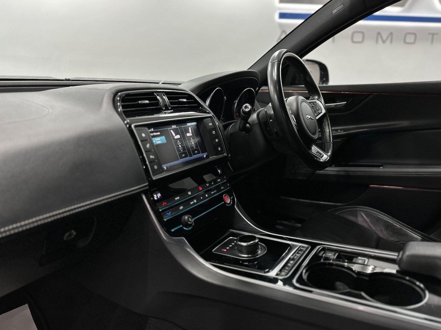 Used Jaguar XE 2016 for sale - 76887388: Photo 48