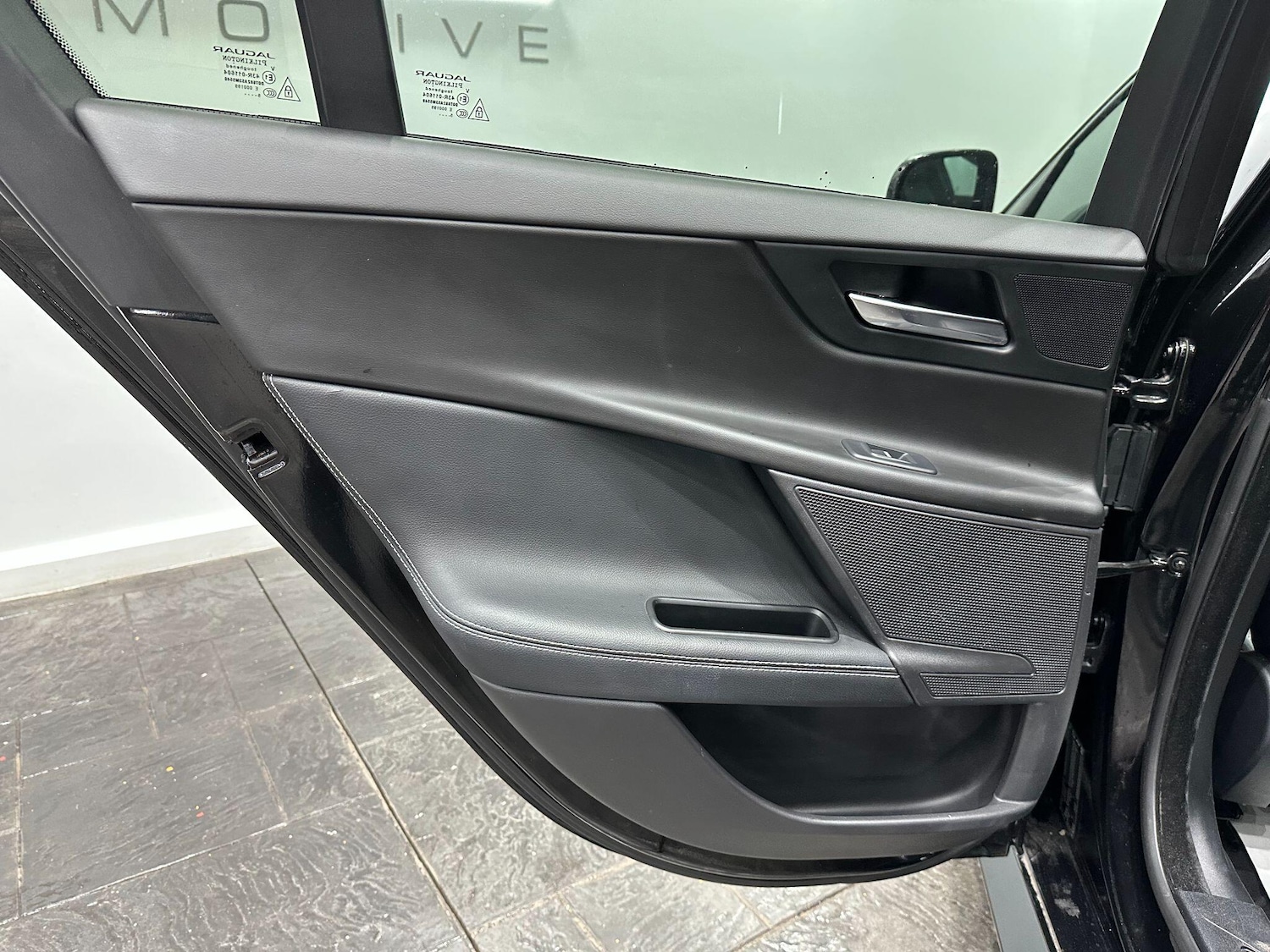 Used Jaguar XE 2016 for sale - 76887388: Photo 51