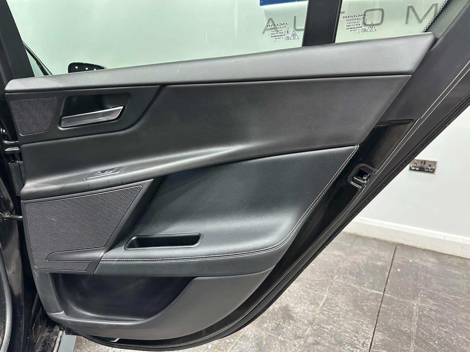 Used Jaguar XE 2016 for sale - 76887388: Photo 54