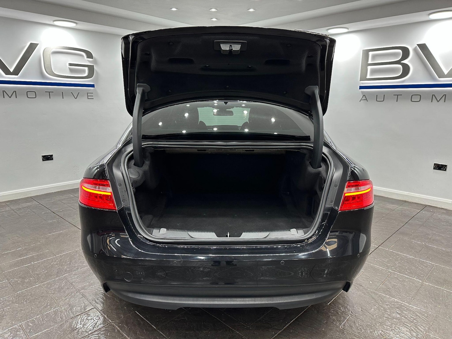 Used Jaguar XE 2016 for sale - 76887388: Photo 57