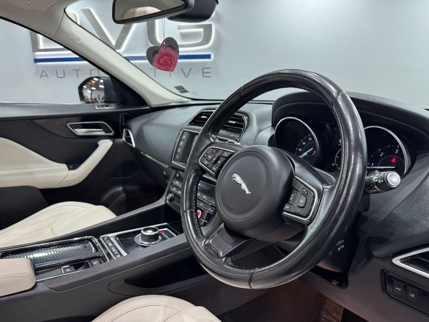 Used Jaguar F-Pace 2016 for sale - 77587286: Photo 28