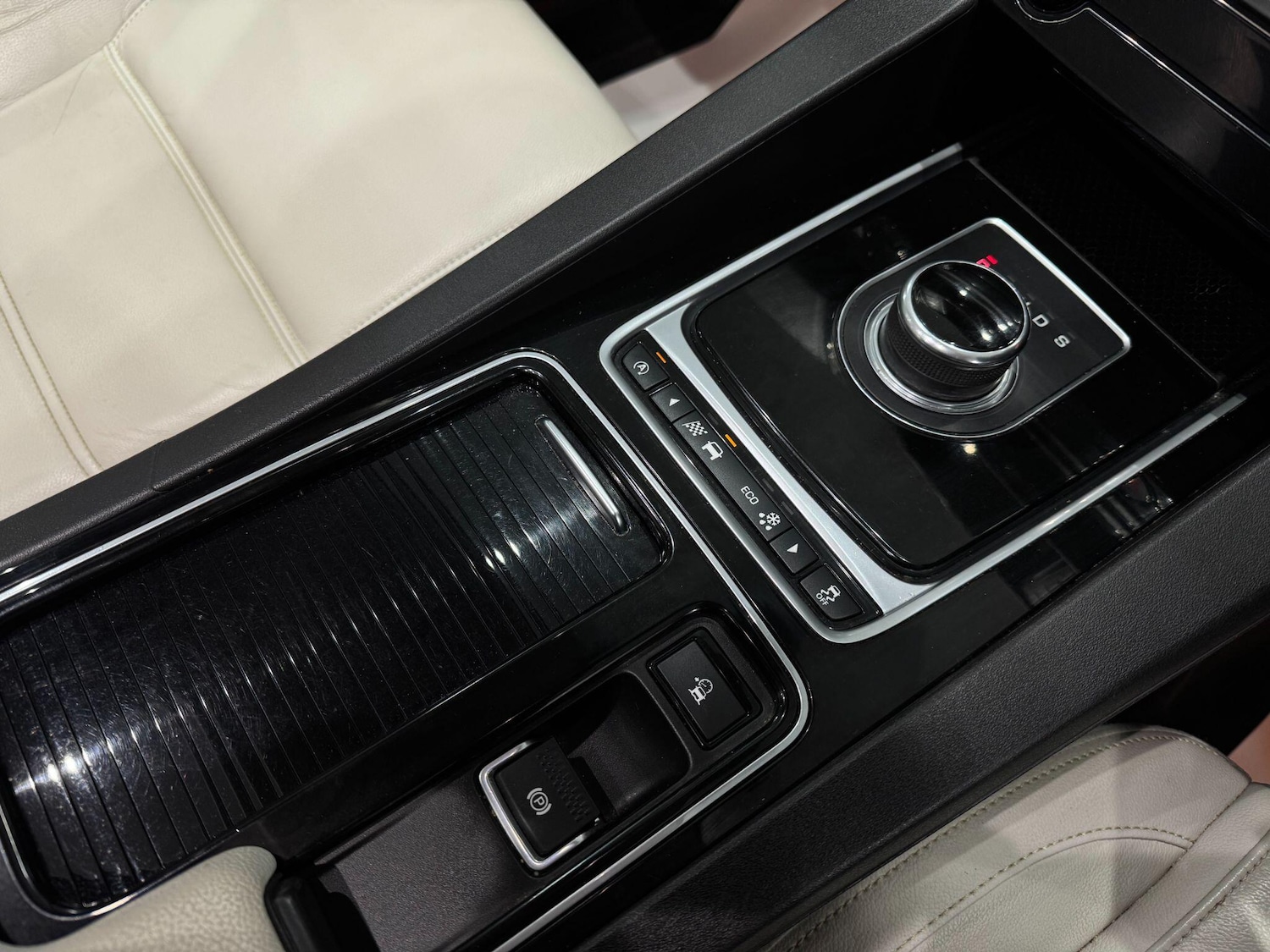 Used Jaguar F-Pace 2016 for sale - 77587286: Photo 39