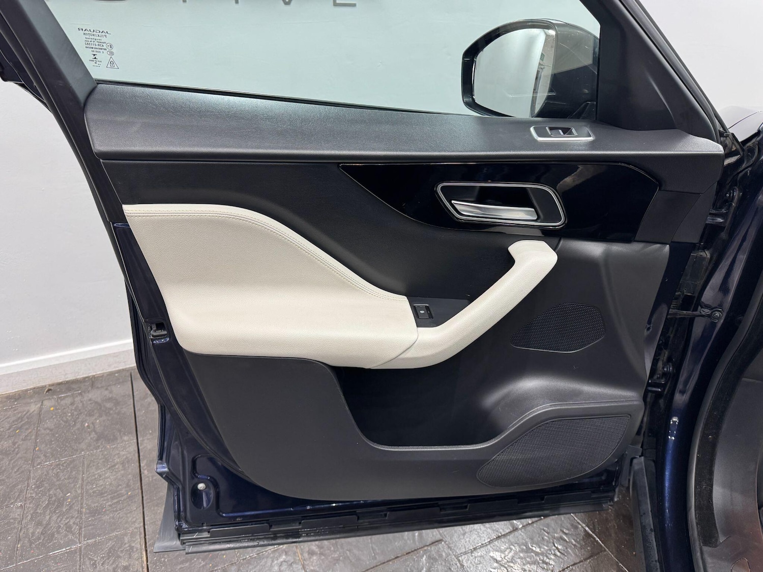 Used Jaguar F-Pace 2016 for sale - 77587286: Photo 46