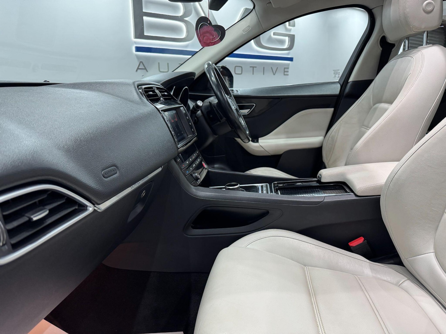 Used Jaguar F-Pace 2016 for sale - 77587286: Photo 47