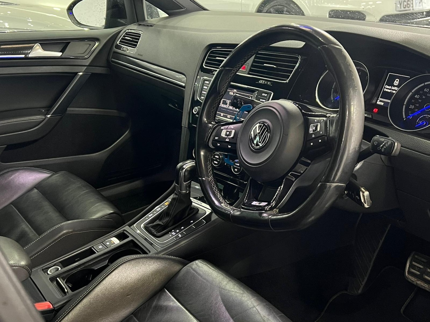 Used Volkswagen Golf 2015 for sale - 77549779: Photo 2