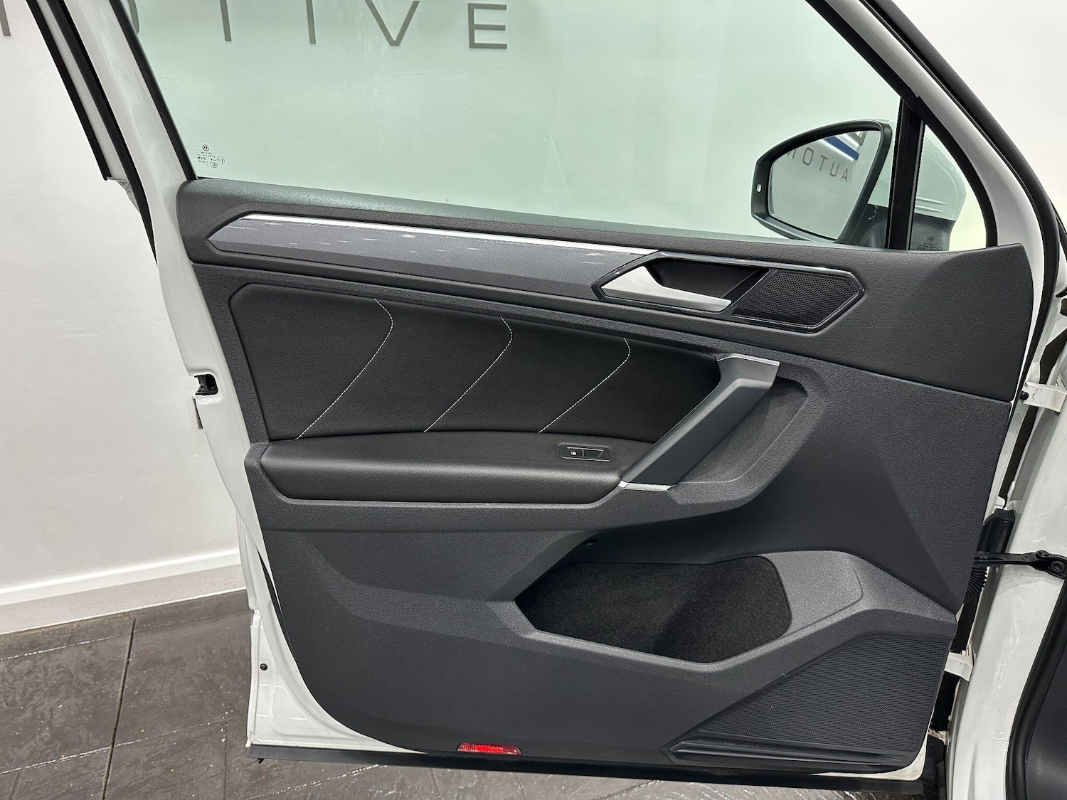 Used Volkswagen Tiguan 2016 for sale - 77091481: Photo 51