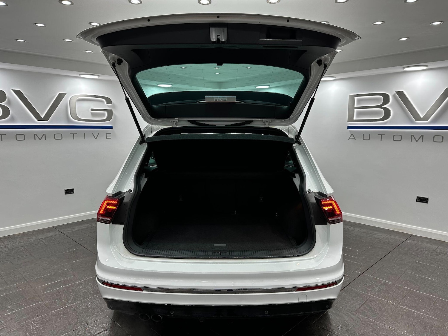 Used Volkswagen Tiguan 2016 for sale - 77091481: Photo 61