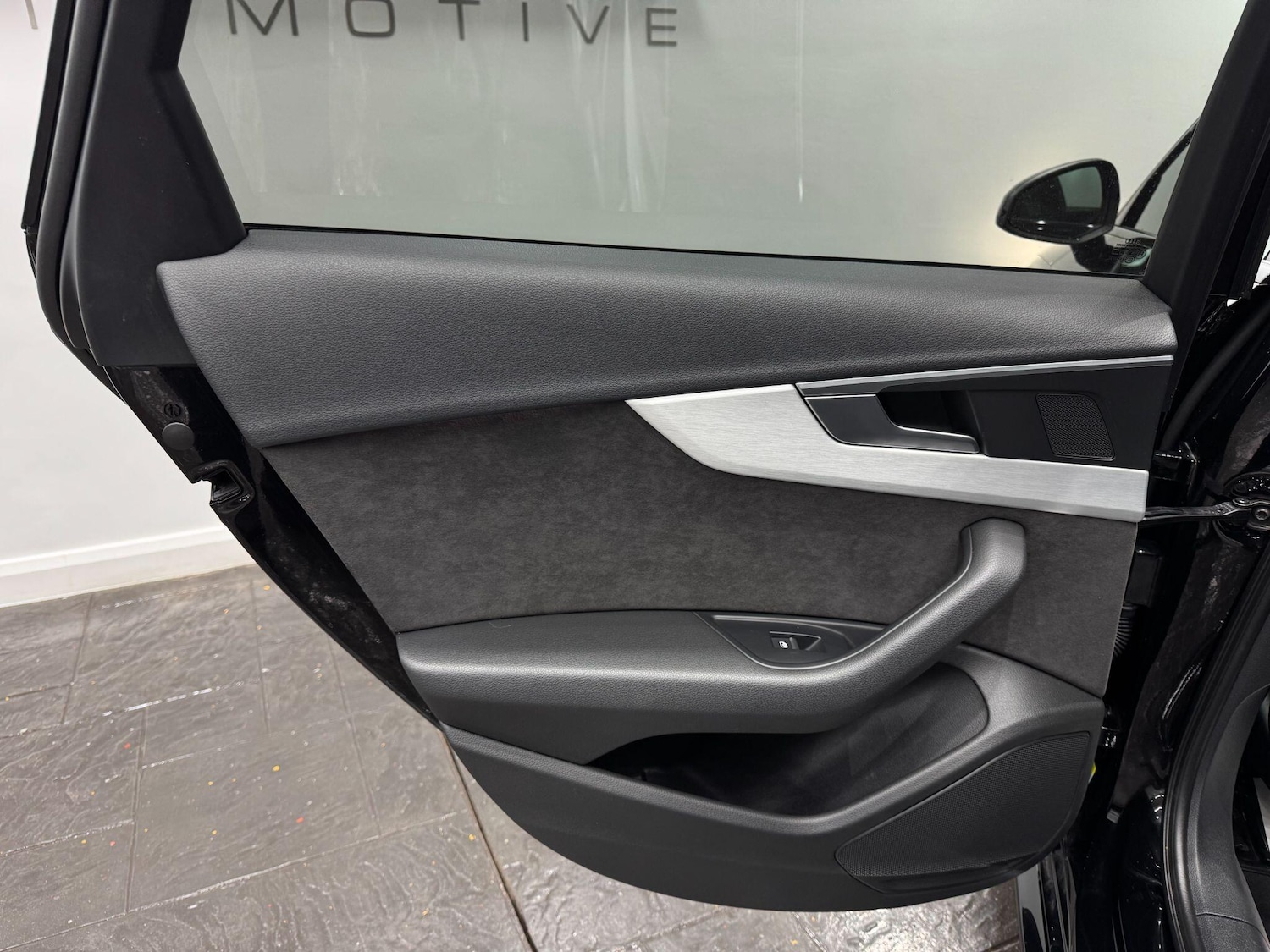 Used Audi A4 2018 for sale - 77331516: Photo 51