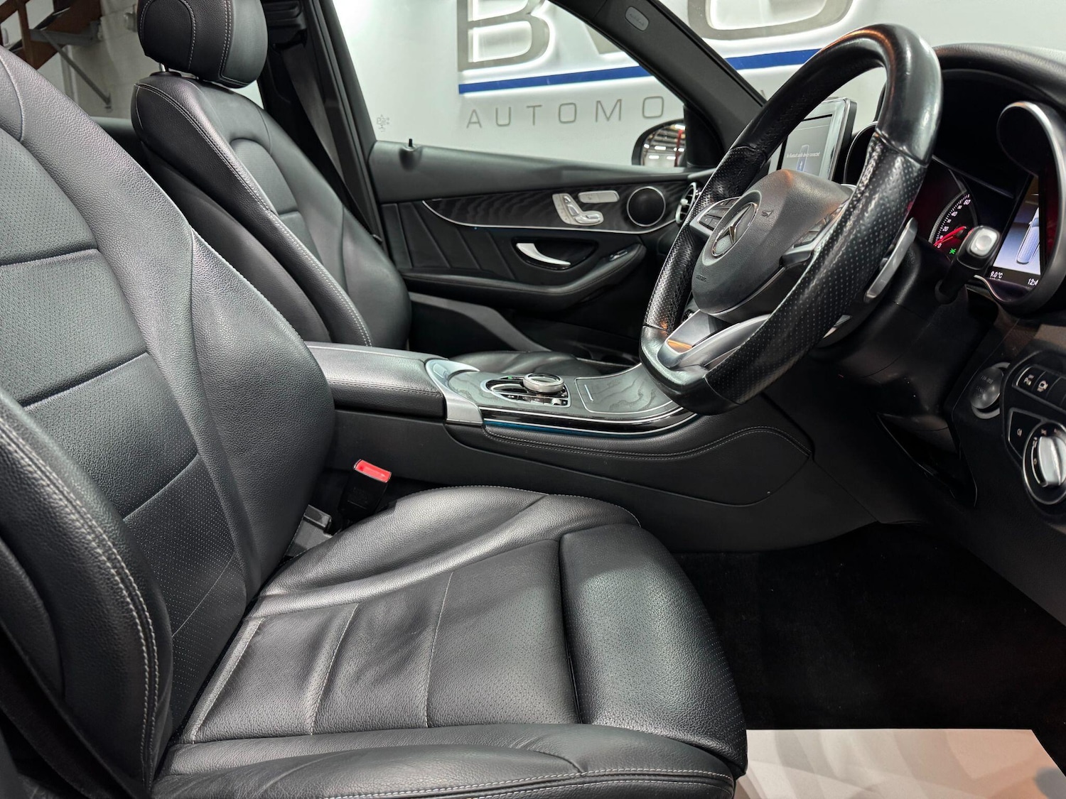 Used Mercedes-Benz GLC 2018 for sale - 77314865: Photo 24