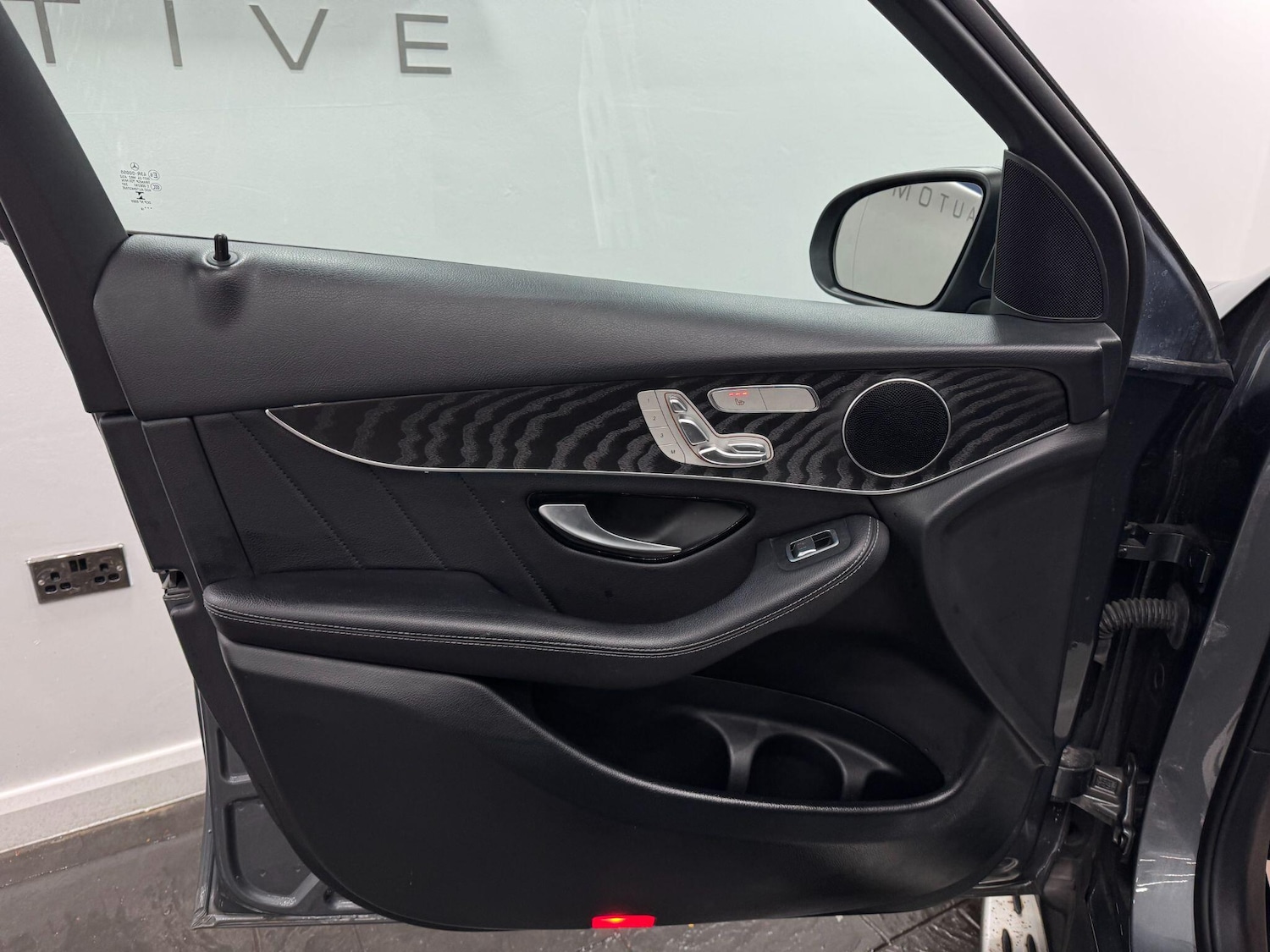 Used Mercedes-Benz GLC 2018 for sale - 77314865: Photo 50