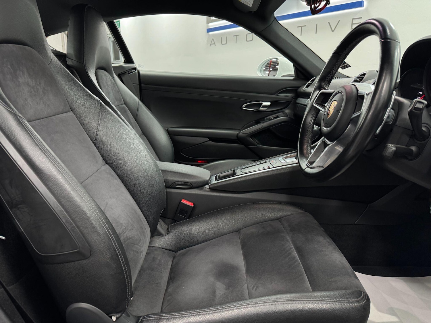 Used Porsche 718 Cayman 2018 for sale - 77163111: Photo 27