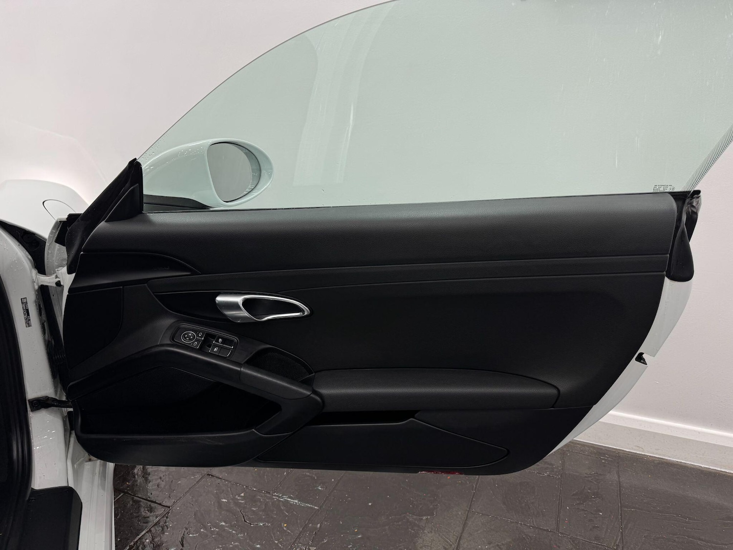 Used Porsche 718 Cayman 2018 for sale - 77163111: Photo 31