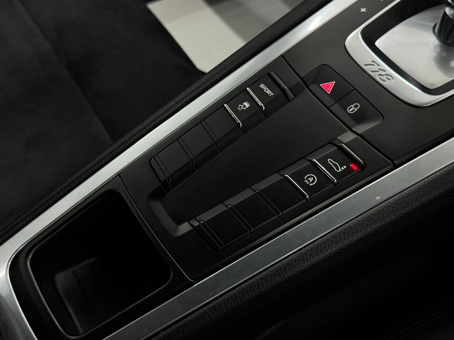 Used Porsche 718 Cayman 2018 for sale - 77163111: Photo 45