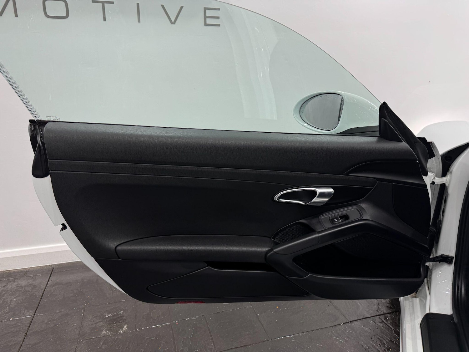 Used Porsche 718 Cayman 2018 for sale - 77163111: Photo 53