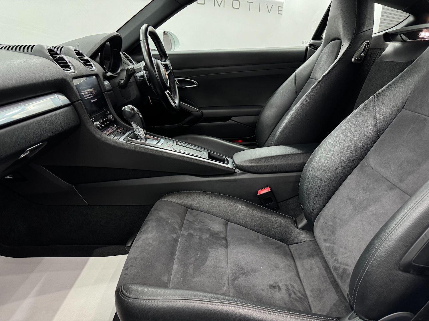 Used Porsche 718 Cayman 2018 for sale - 77163111: Photo 54