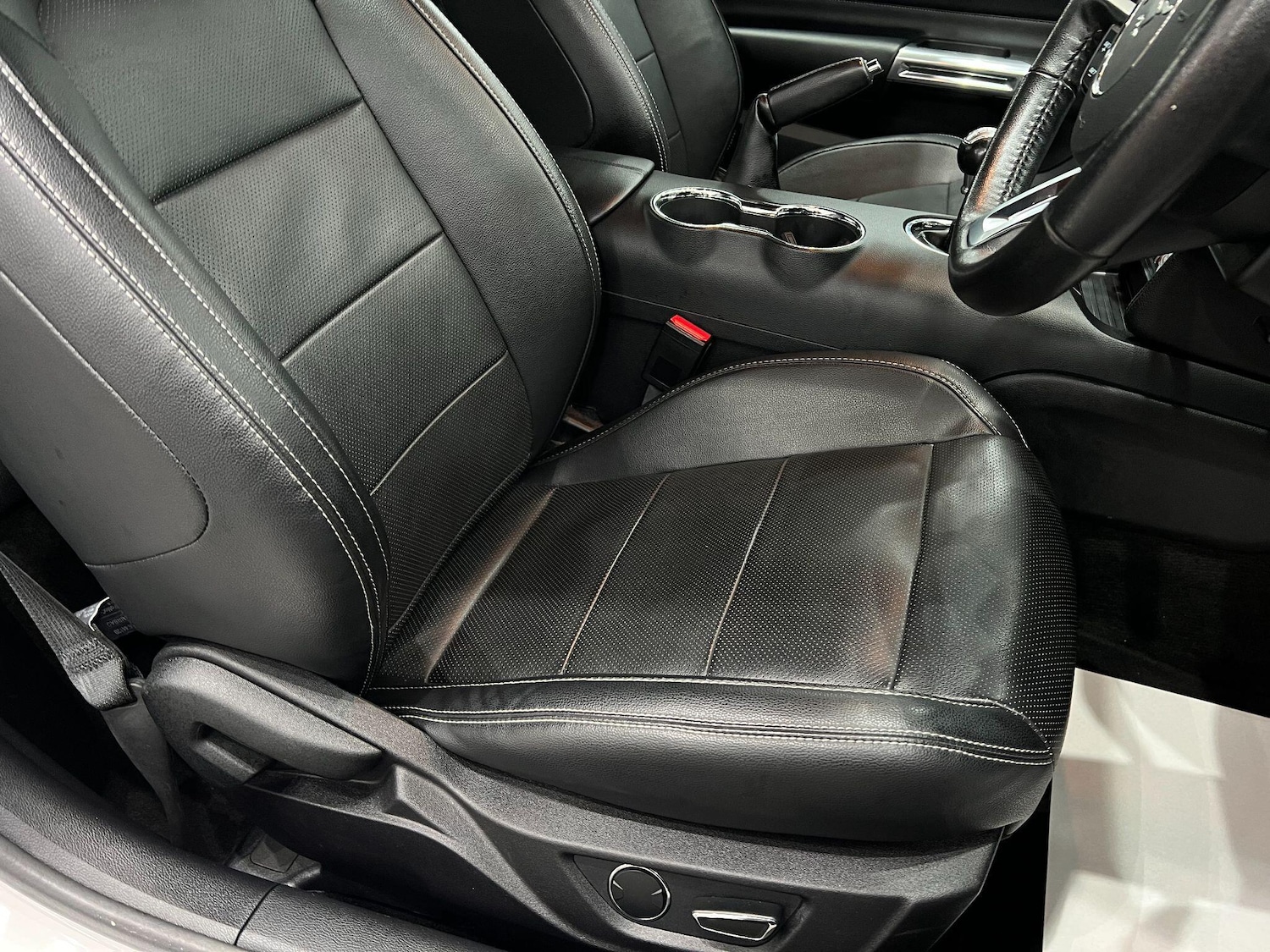 Used Ford Mustang 2018 for sale - 75949900: Photo 32