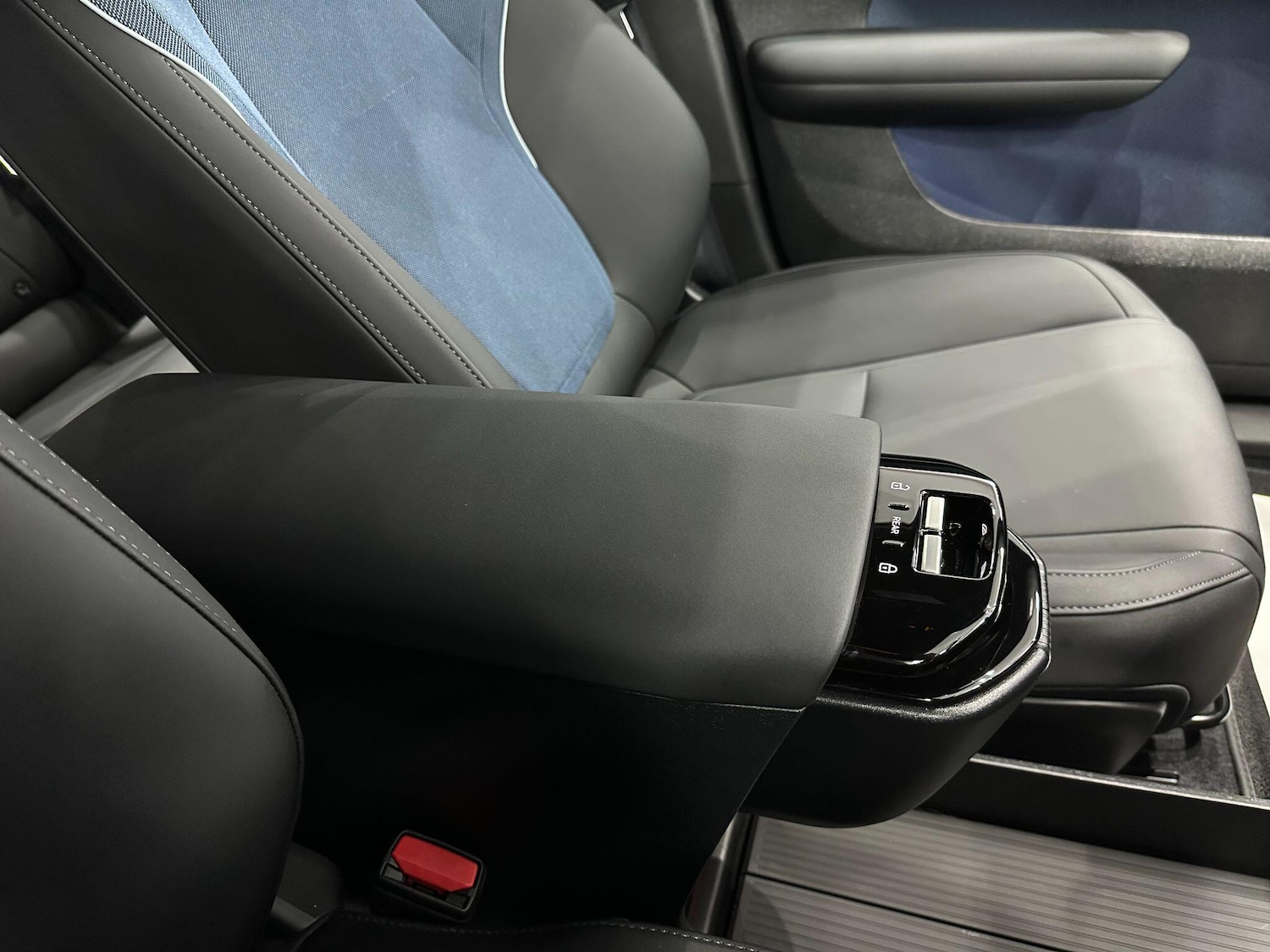 Used Volvo EX30 2024 for sale - 76715359: Photo 38