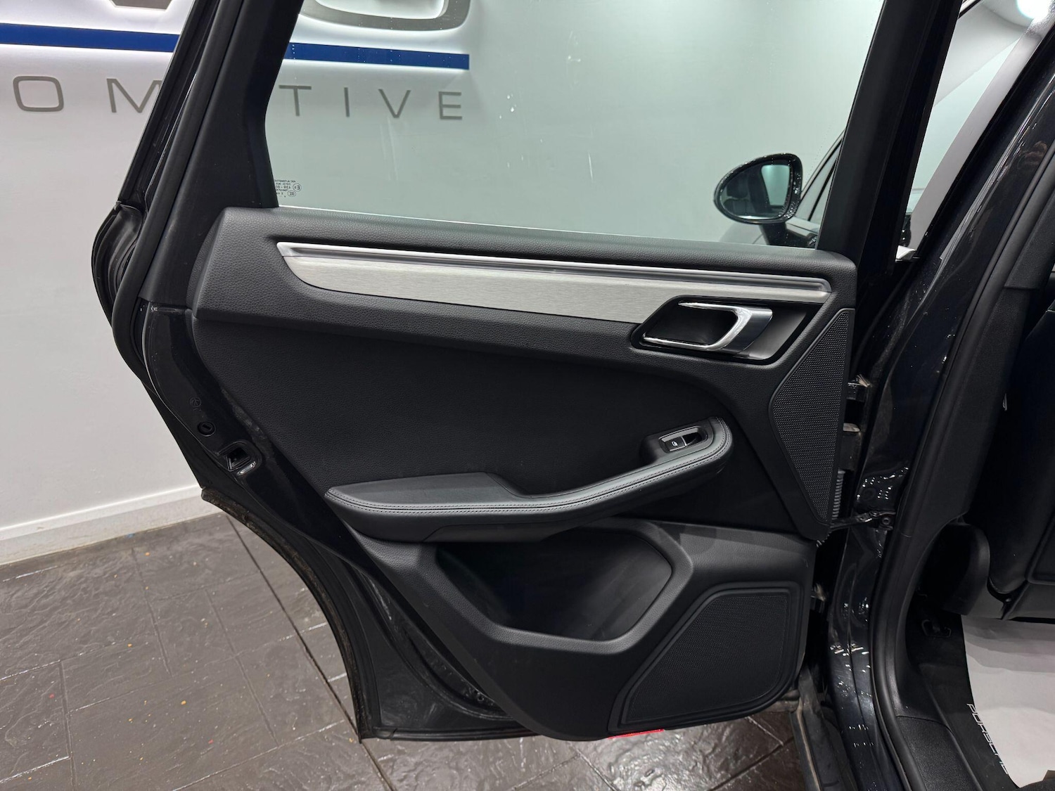 Used Porsche Macan 2017 for sale - 78062830: Photo 54