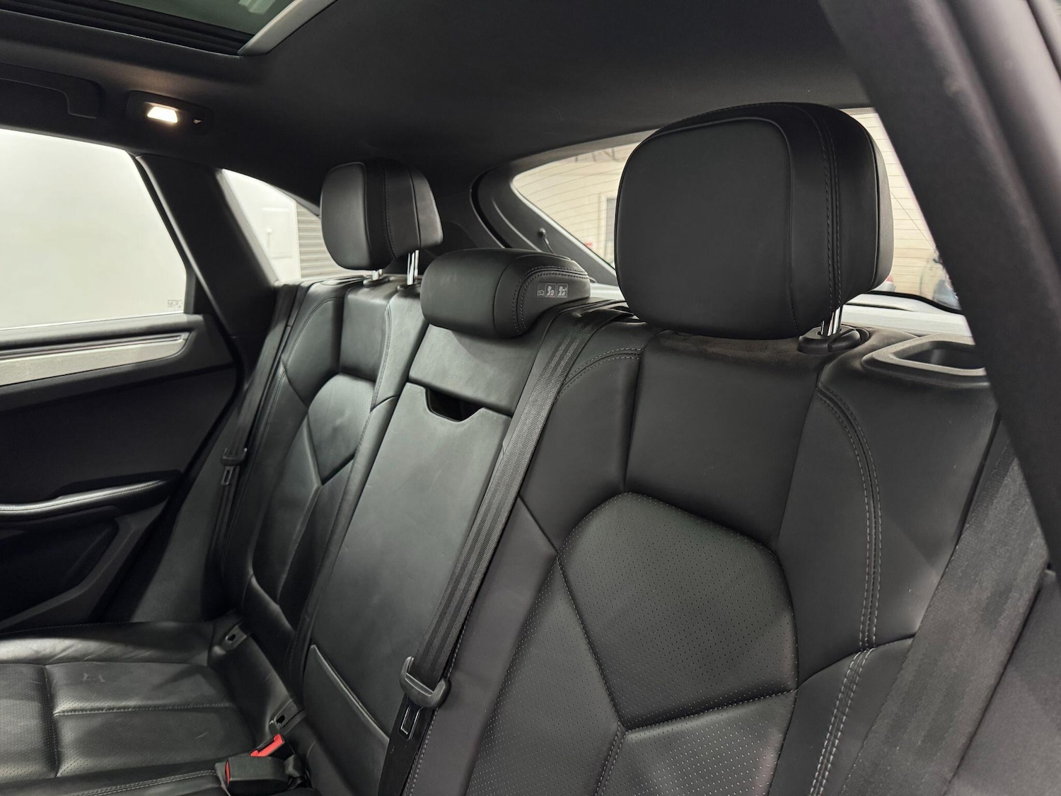 Used Porsche Macan 2017 for sale - 78062830: Photo 56