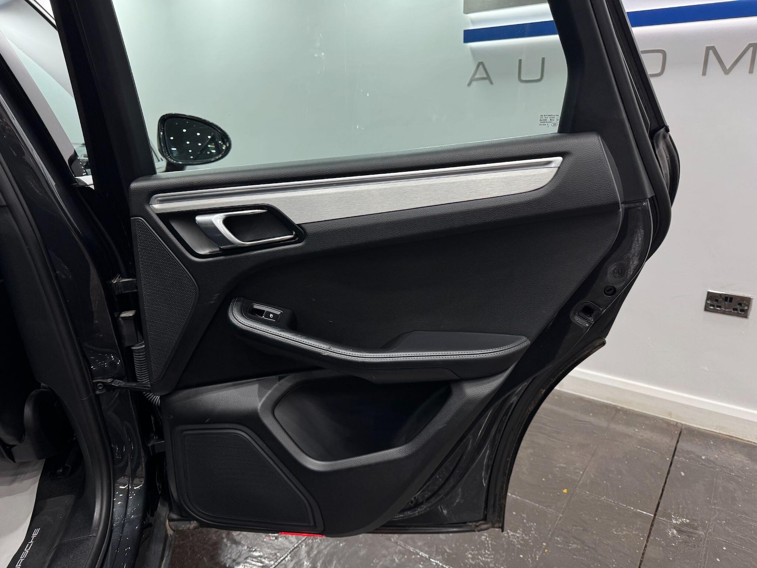 Used Porsche Macan 2017 for sale - 78062830: Photo 57