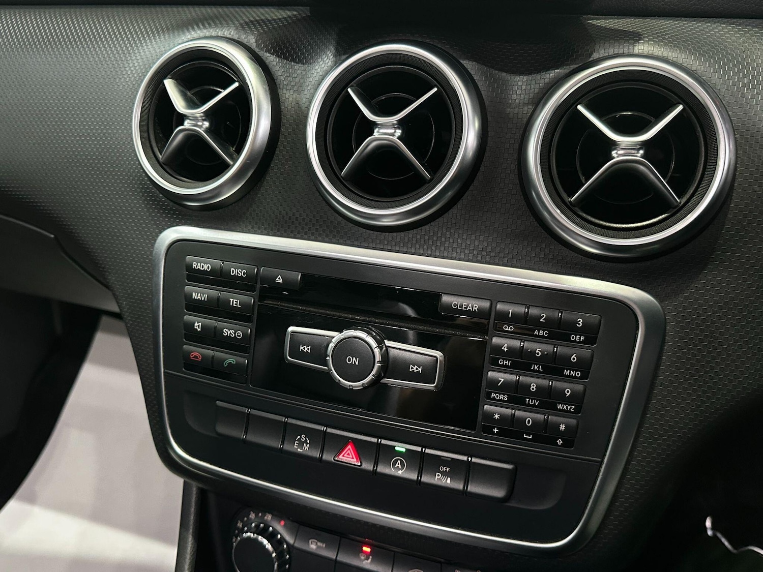 Used Mercedes-Benz A-Class 2015 for sale - 76348953: Photo 29