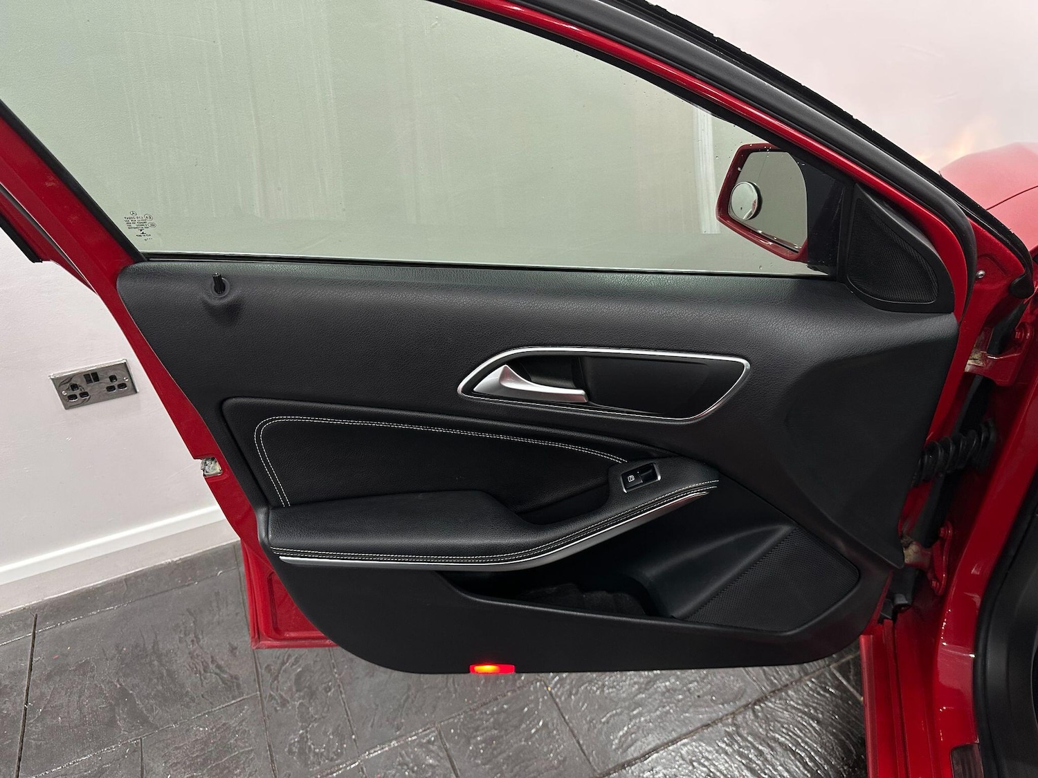 Used Mercedes-Benz A-Class 2015 for sale - 76348953: Photo 41