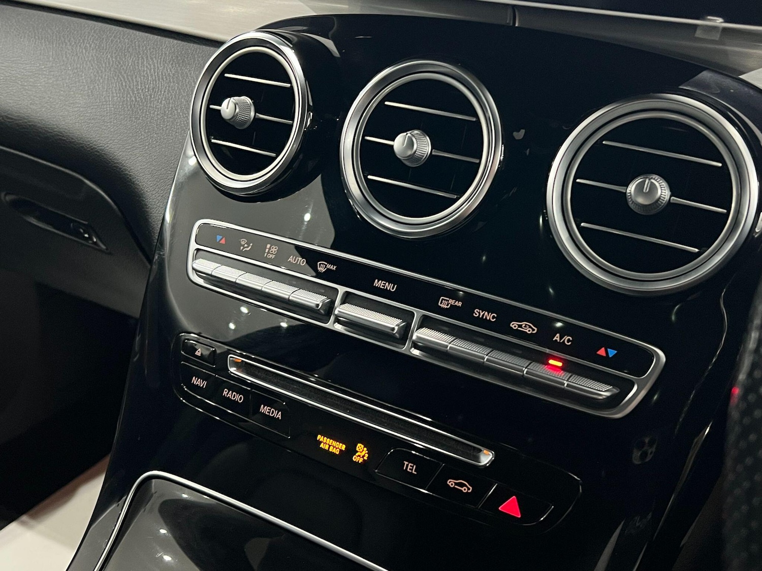 Used Mercedes-Benz GLC 2017 for sale - 76632668: Photo 49