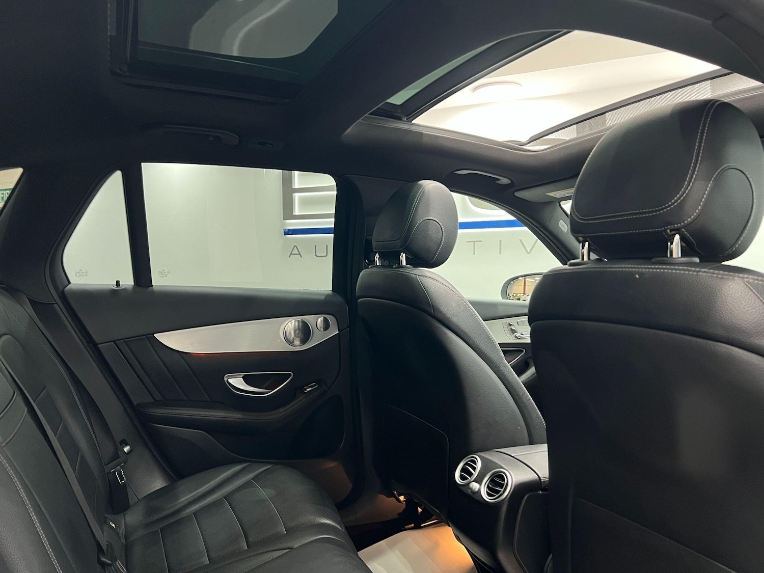 Used Mercedes-Benz GLC 2017 for sale - 76632668: Photo 71